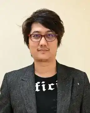 คุณกฤษฎา  เฉลิมสุข เจ้าของธุรกิจ 3 Startup, 1 Software House ผู้ร่วมก่อตั้งและอดีตนายกสมาคมโปรแกรมเมอร์ไทยนายกสมาคมโปรแกรมเมอร์ไทย