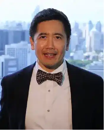 ดร.รัฐ  ธนาดิเรก ผู้เชี่ยวชาญด้านการบริหารกลยุทธ์  อาจารย์พิเศษมหาวิทยาลัยต่างๆ